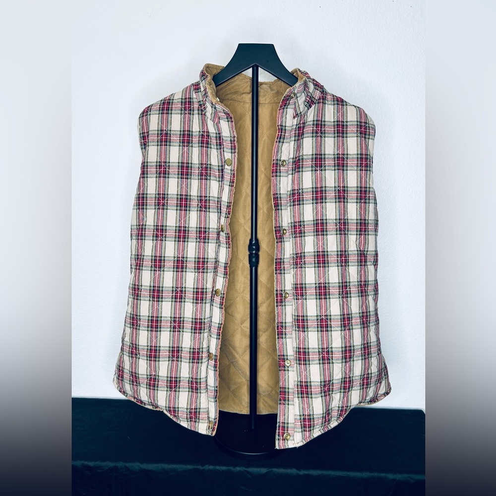 Glitzy Girlz Boutique Women Reversible Vest Plaid Tan Quilted Pockets